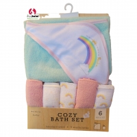 Hooded Towel with 5 Washcloths 